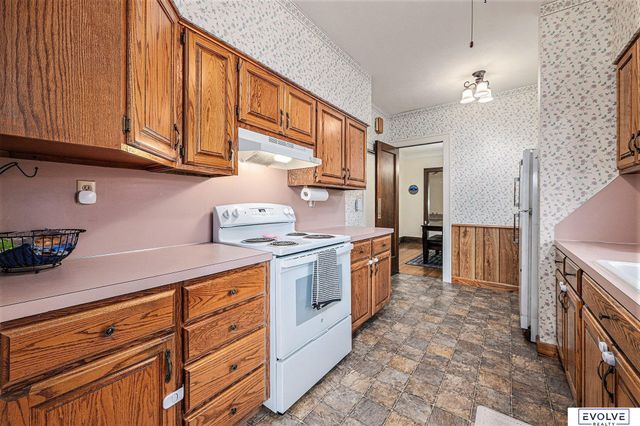 2749 N 47th Avenue, Omaha, NE 68104