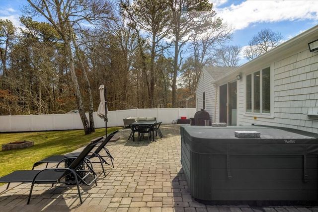 80 Coolidge Rd, Yarmouth, MA 02673