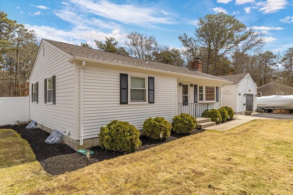 80 Coolidge Rd, Yarmouth, MA 02673