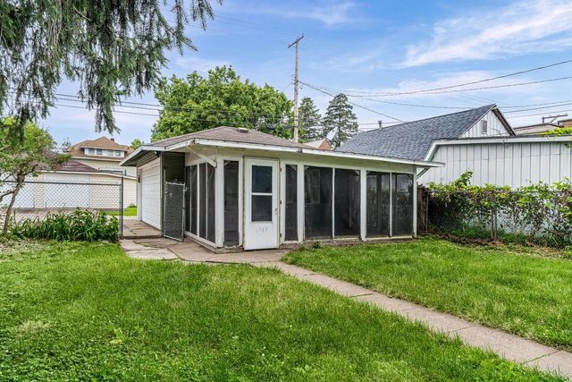 1543 George STREET, La Crosse, WI 54603