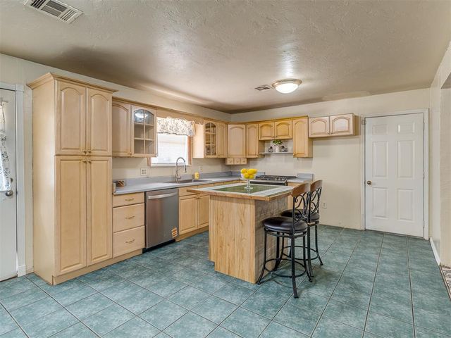 8629 S Miller Boulevard, Oklahoma City, OK 73159