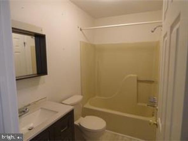 3 WYNDAM PL, Florence, NJ 08518