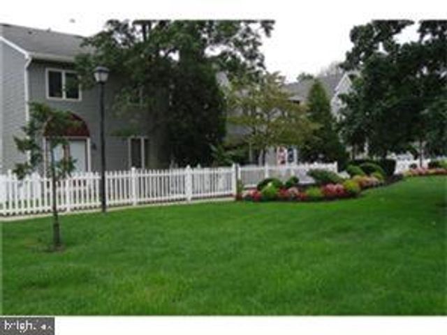 3 WYNDAM PL, Florence, NJ 08518