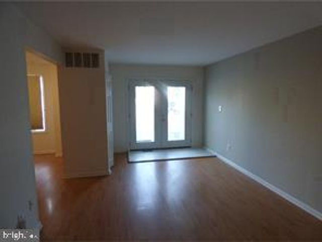 3 WYNDAM PL, Florence, NJ 08518