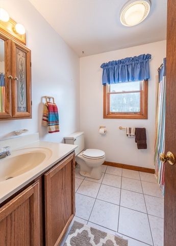 10 Moss Lane, Belchertown, MA 01007