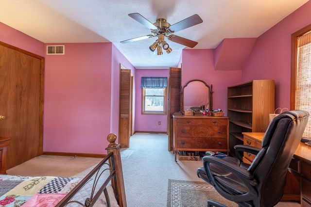 10 Moss Lane, Belchertown, MA 01007