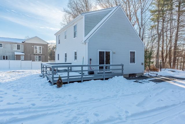 10 Moss Lane, Belchertown, MA 01007