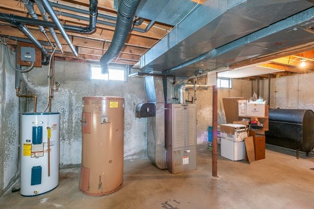 10 Moss Lane, Belchertown, MA 01007