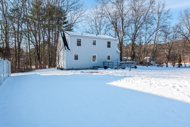 10 Moss Lane, Belchertown, MA 01007