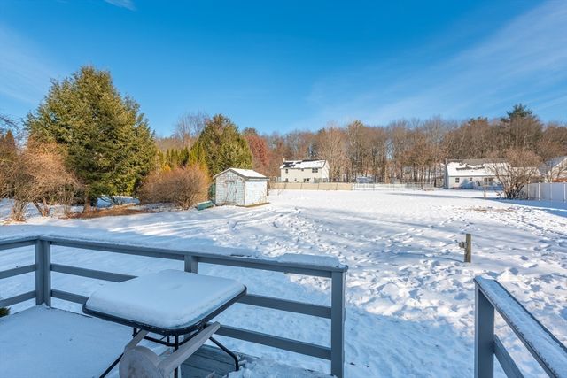 10 Moss Lane, Belchertown, MA 01007