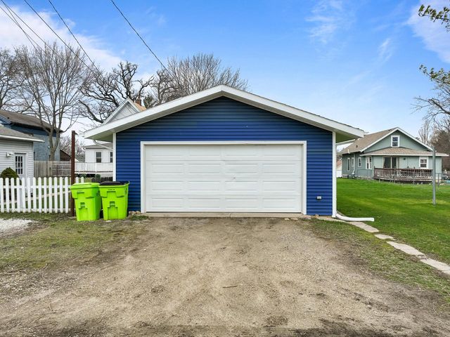 410 E Geneva STREET, Delavan, WI 53115