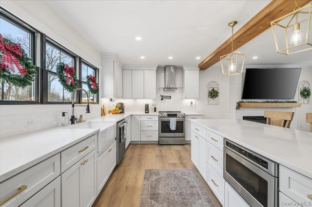 2180 Feuereisen Avenue, Ronkonkoma, NY 11779