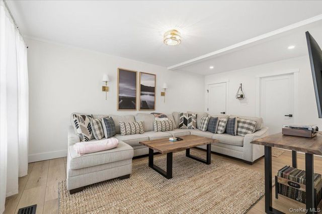 2180 Feuereisen Avenue, Ronkonkoma, NY 11779