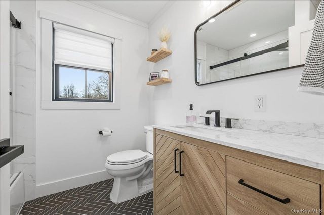 2180 Feuereisen Avenue, Ronkonkoma, NY 11779