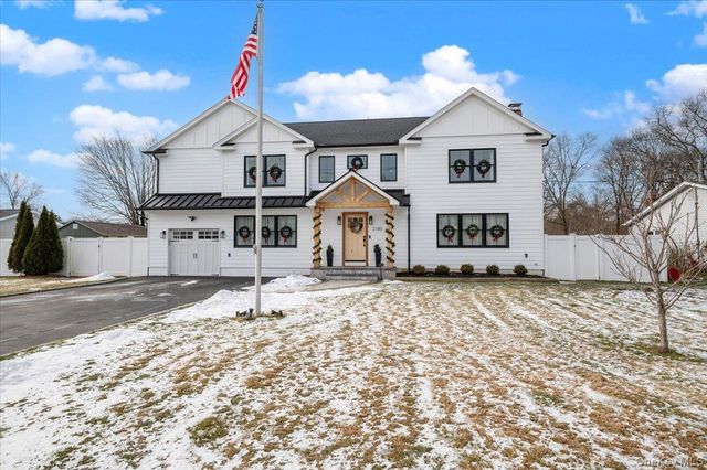 2180 Feuereisen Avenue, Ronkonkoma, NY 11779