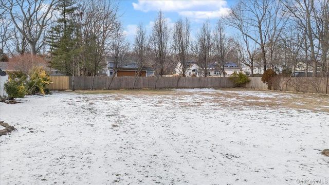 2180 Feuereisen Avenue, Ronkonkoma, NY 11779