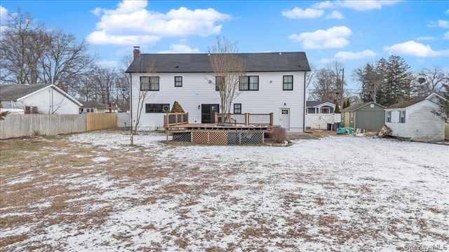 2180 Feuereisen Avenue, Ronkonkoma, NY 11779