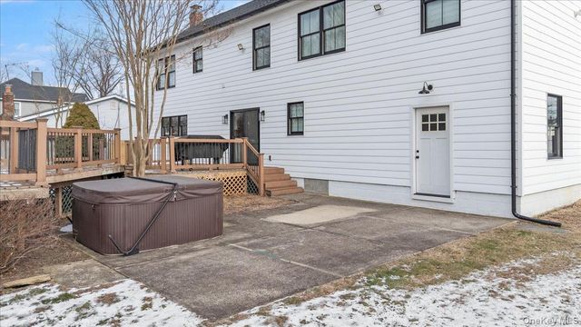 2180 Feuereisen Avenue, Ronkonkoma, NY 11779