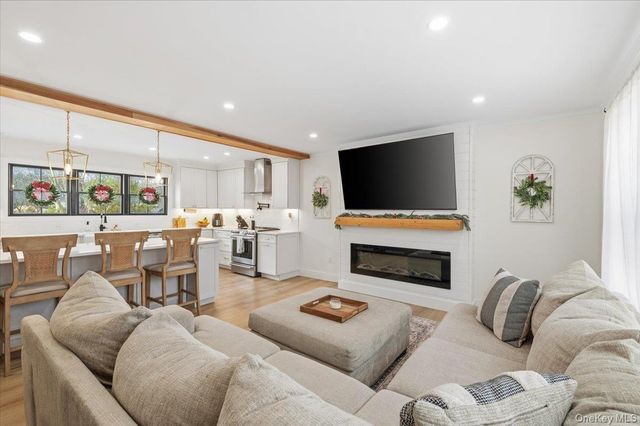 2180 Feuereisen Avenue, Ronkonkoma, NY 11779