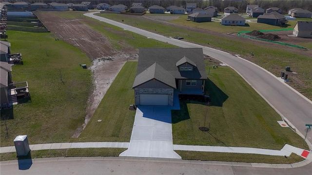 1501 SW 9th Street, Oak Grove, MO 64075