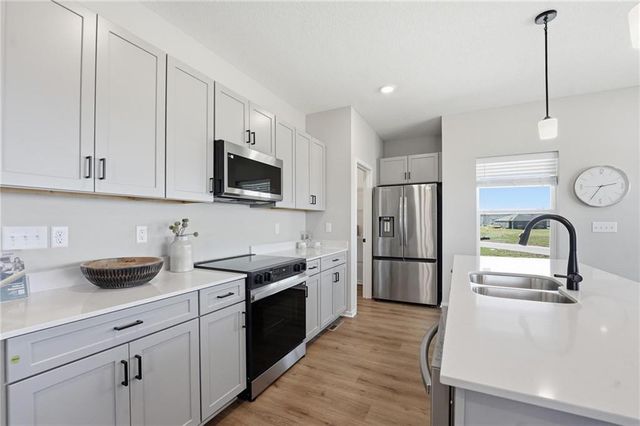 1501 SW 9th Street, Oak Grove, MO 64075