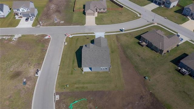 1501 SW 9th Street, Oak Grove, MO 64075