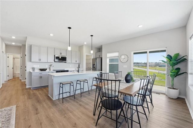 1501 SW 9th Street, Oak Grove, MO 64075