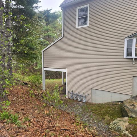 321 Fox Hollow Way, Manchester, NH 03104