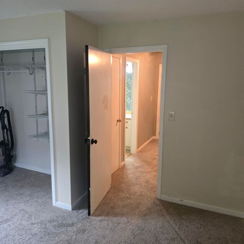 321 Fox Hollow Way, Manchester, NH 03104