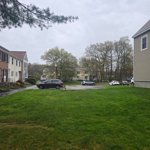 321 Fox Hollow Way, Manchester, NH 03104