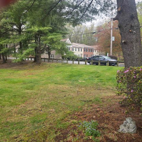 321 Fox Hollow Way, Manchester, NH 03104