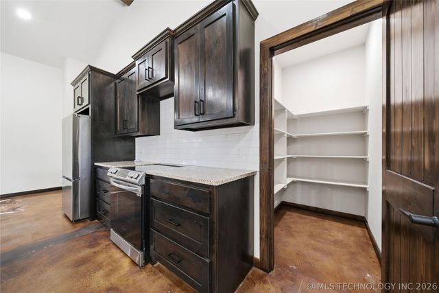 5676 N 240 Road, Beggs, OK 74421
