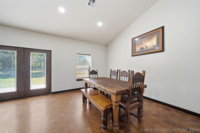 5676 N 240 Road, Beggs, OK 74421