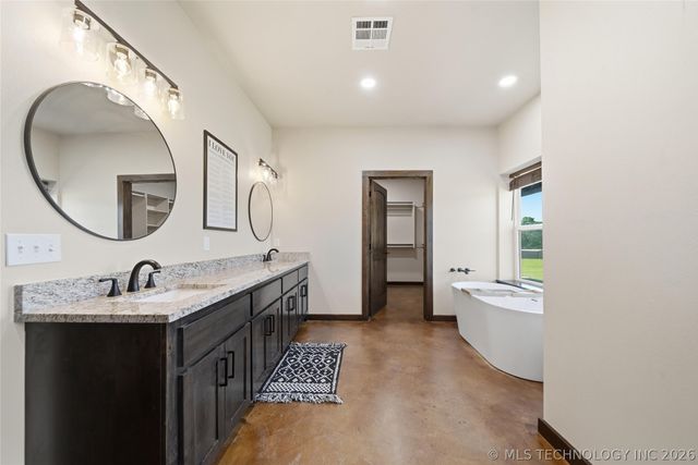 5676 N 240 Road, Beggs, OK 74421