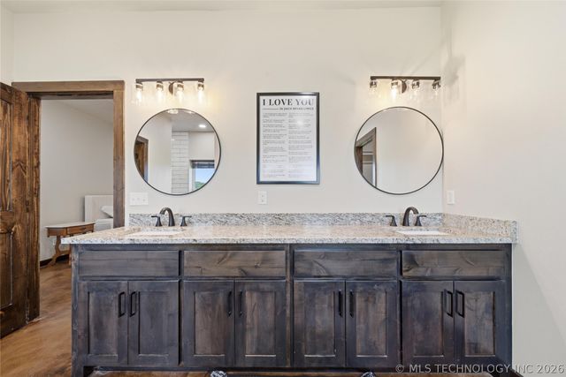 5676 N 240 Road, Beggs, OK 74421