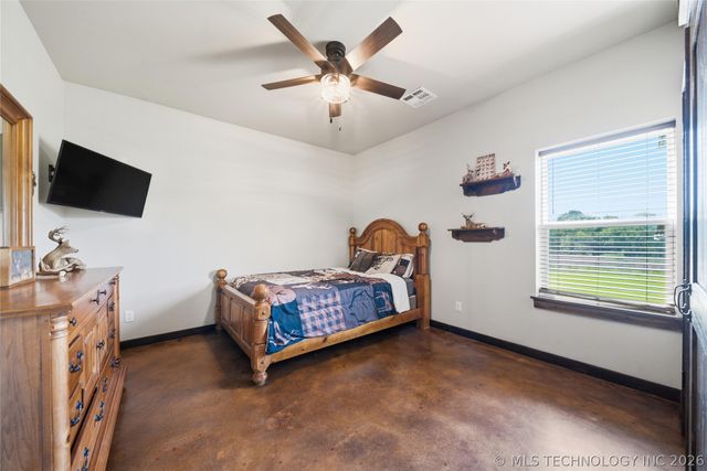5676 N 240 Road, Beggs, OK 74421