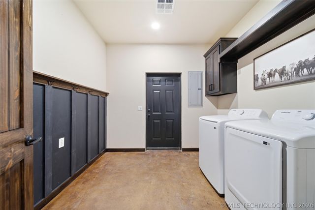 5676 N 240 Road, Beggs, OK 74421
