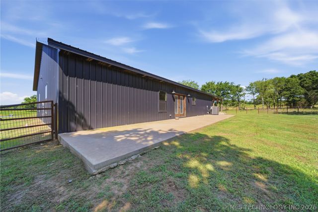 5676 N 240 Road, Beggs, OK 74421