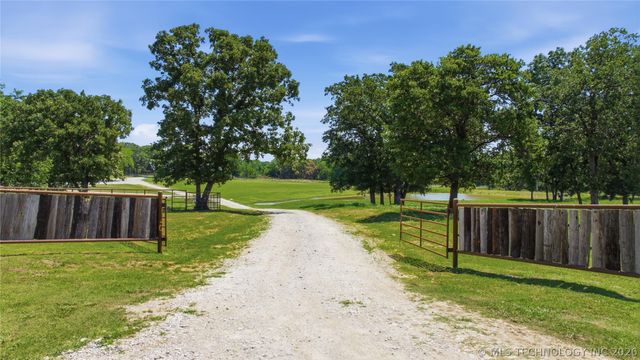 5676 N 240 Road, Beggs, OK 74421