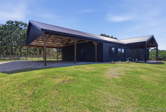 5676 N 240 Road, Beggs, OK 74421