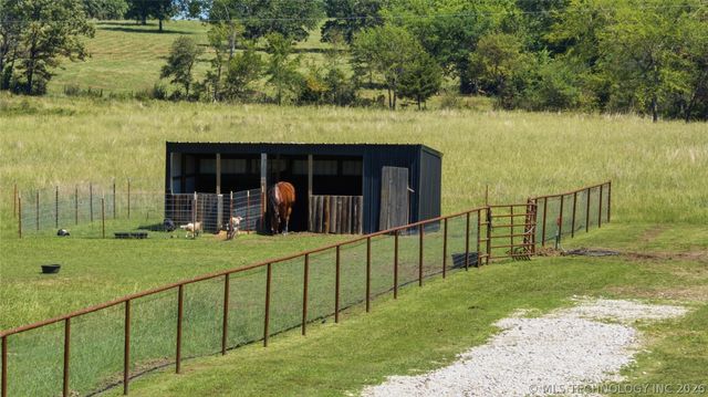 5676 N 240 Road, Beggs, OK 74421