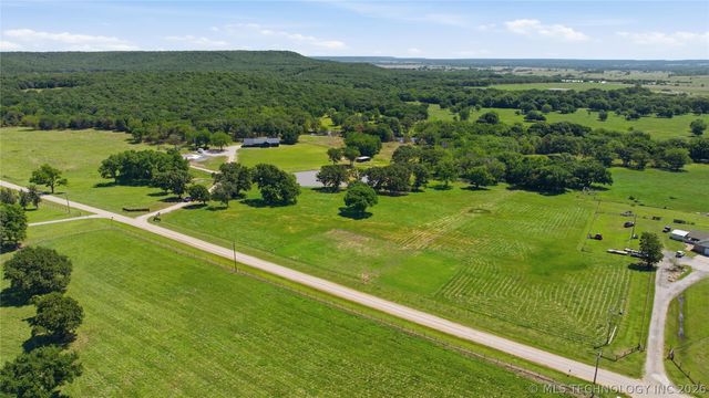 5676 N 240 Road, Beggs, OK 74421