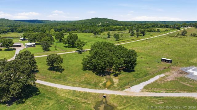 5676 N 240 Road, Beggs, OK 74421
