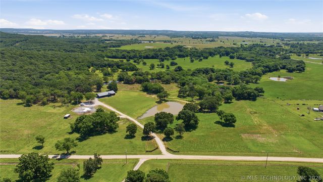 5676 N 240 Road, Beggs, OK 74421