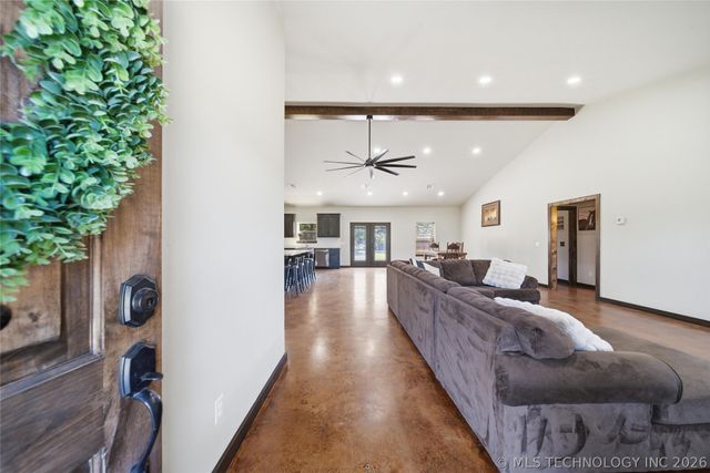 5676 N 240 Road, Beggs, OK 74421