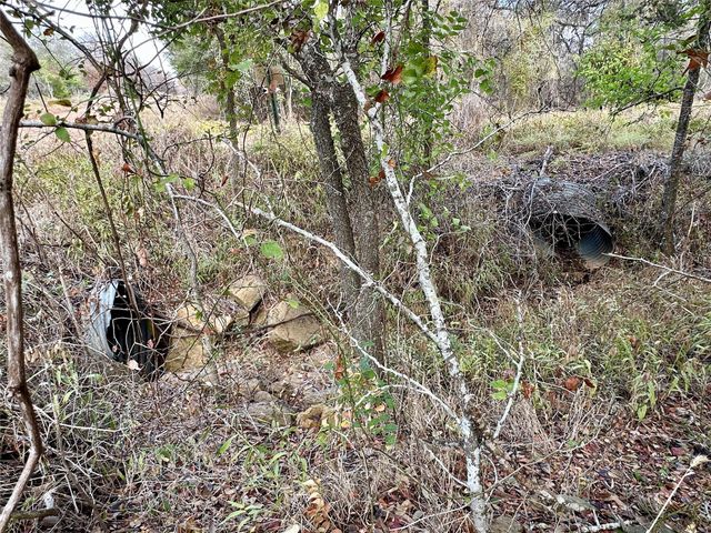 104 E Waiehu LN, Bastrop, TX 78602