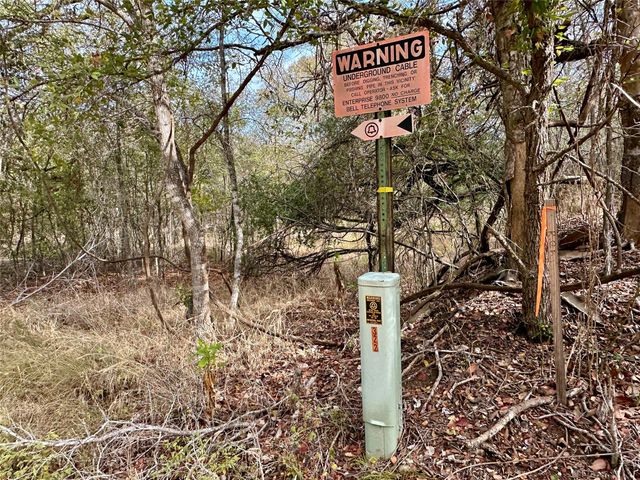 104 E Waiehu LN, Bastrop, TX 78602