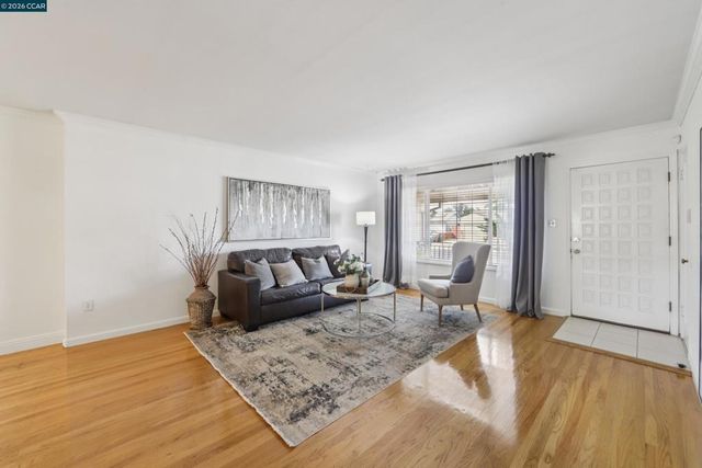 18 E Madill St, Antioch, CA 94509