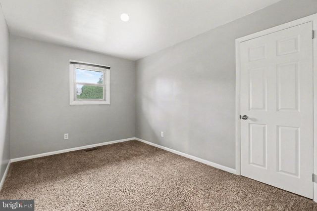 1949 MILLERSVILLE RD, Lancaster, PA 17603