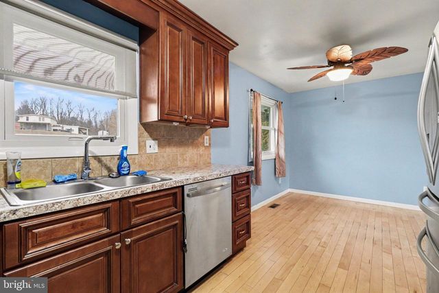 1949 MILLERSVILLE RD, Lancaster, PA 17603